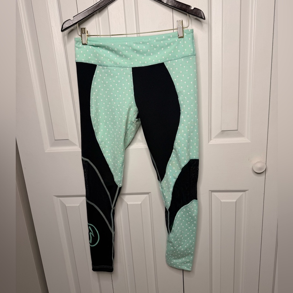 Zumba Wear - Mint and Black Mesh Star Leggings